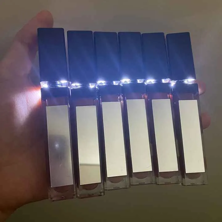 أحمر شفاه بأصبغة لامعة مقاومة للماء   label lipstick makeup waterproof lipstick.