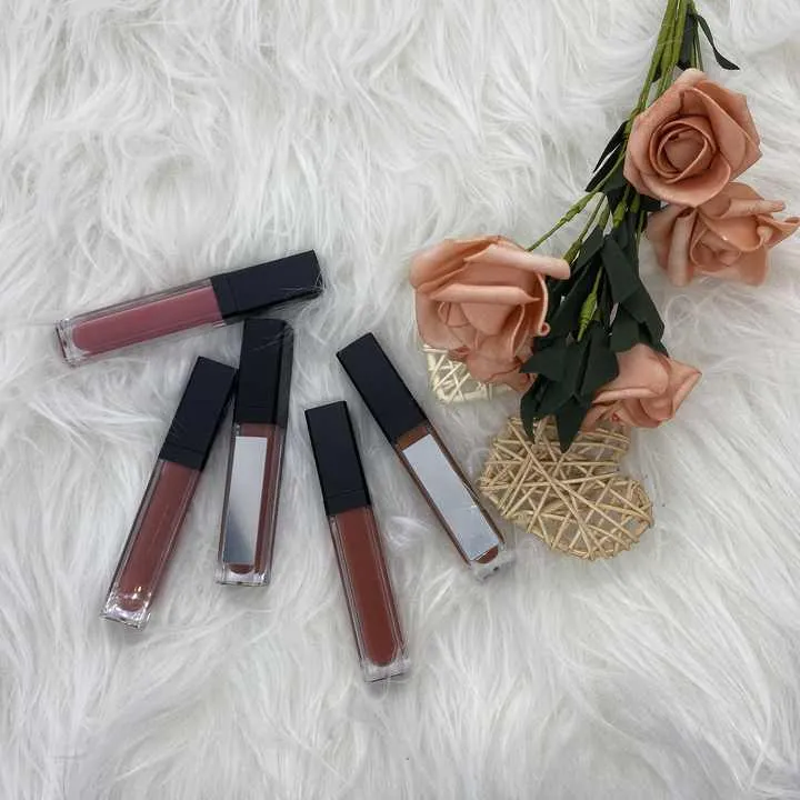 أحمر شفاه بأصبغة لامعة مقاومة للماء   label lipstick makeup waterproof lipstick.