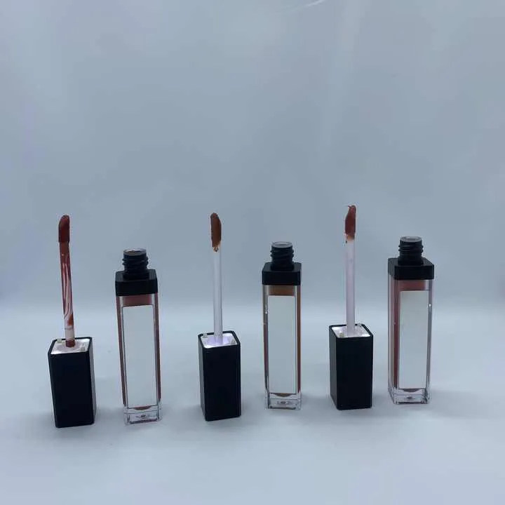 أحمر شفاه بأصبغة لامعة مقاومة للماء   label lipstick makeup waterproof lipstick.