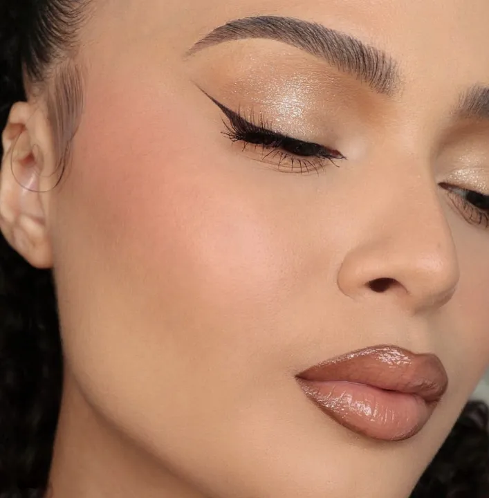 بالجملة بطانة شفاه نباتي كريمي ومجموعة ملمع شفاه بعلامة خاصة Wholesale Vegan Creamy Lip Liner and Lip Gloss Set Private Label