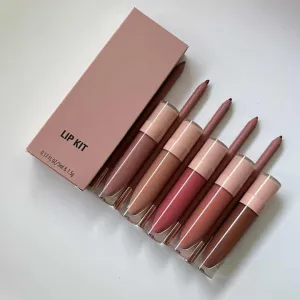 بالجملة بطانة شفاه نباتي كريمي ومجموعة ملمع شفاه بعلامة خاصة Wholesale Vegan Creamy Lip Liner and Lip Gloss Set Private Label