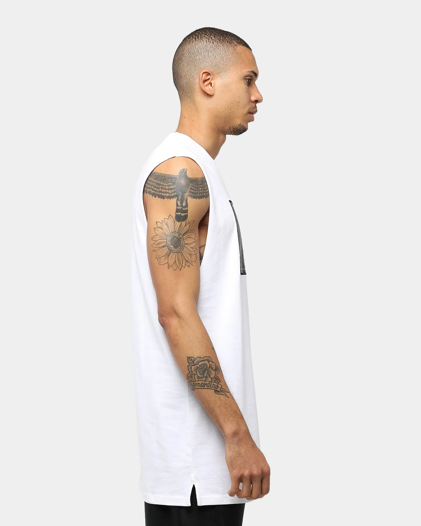 Carré Foundation Muscle White