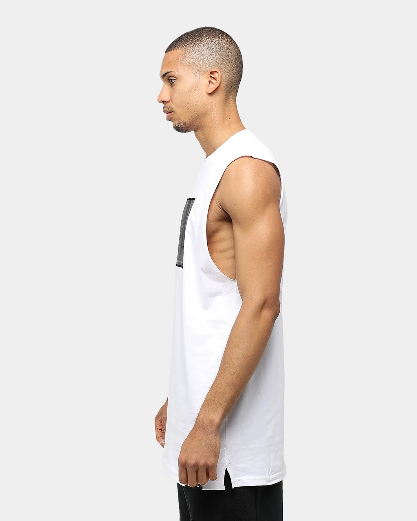 Carré Foundation Muscle White
